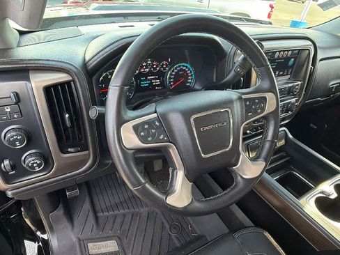 Used 2017 GMC Sierra 2500 Denali w/ Duramax Plus Package image 10