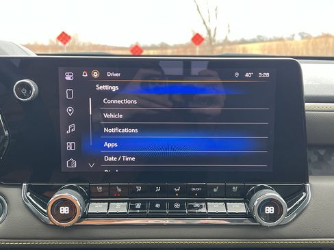 Used 2025 Chevrolet Colorado ZR2 w/ Technology Package image 26