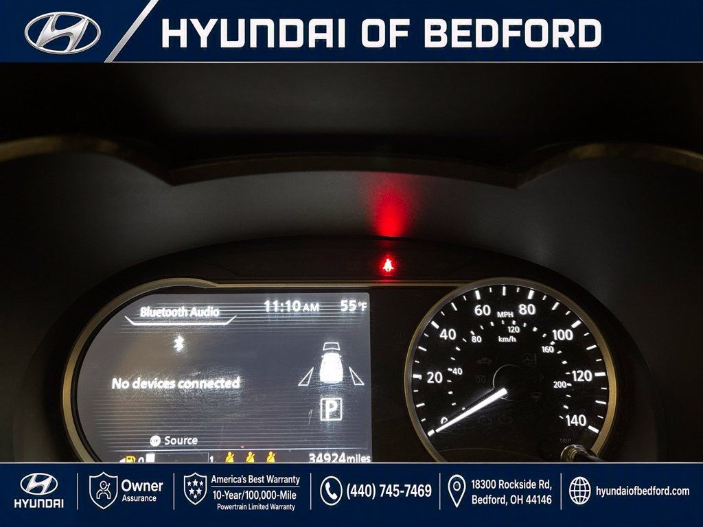 Used 2025 Nissan Versa SV FWD image 19