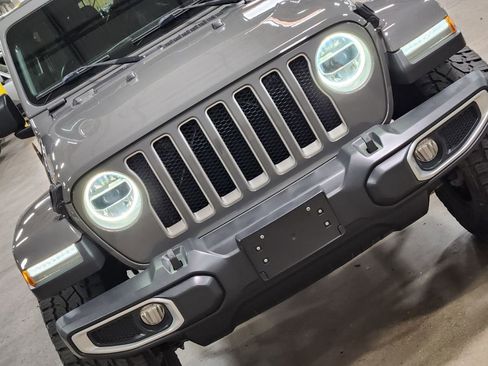 Used 2018 Jeep Wrangler Unlimited Sahara image 19