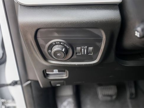 Used 2022 Jeep Grand Cherokee L Limited w/ Luxury Tech Group II image 13