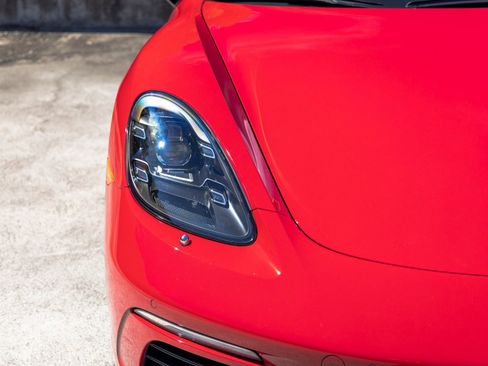 Certified 2025 Porsche 718 Cayman image 14