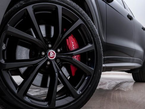 Used 2020 Jaguar F-PACE SVR image 5