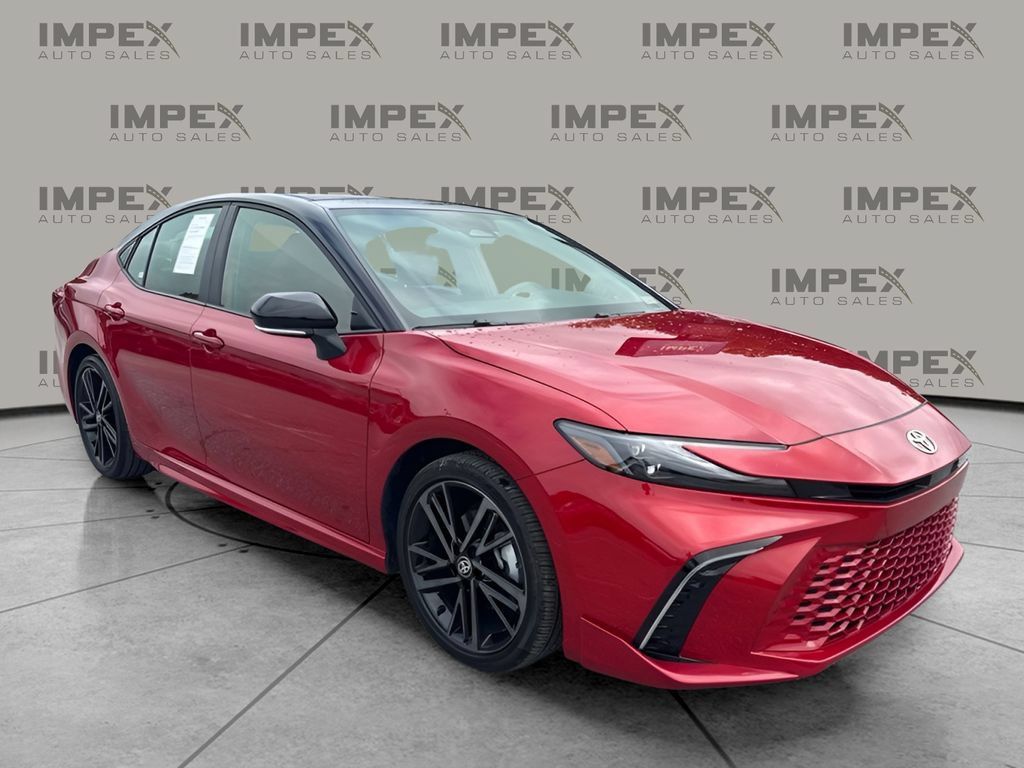 Used 2025 Toyota Camry XSE FWD image 4