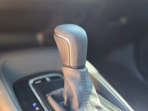 Used 2020 Toyota Corolla SE w/ SE Premium Package image 32