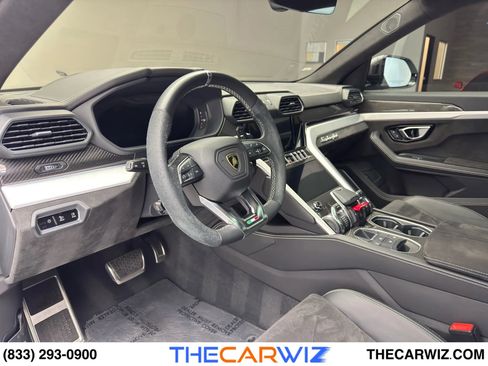 Used 2020 Lamborghini Urus image 63