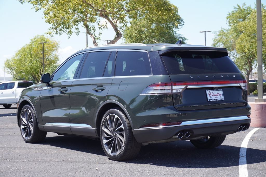 Used 2023 Lincoln Aviator Reserve w/ Equipment Group 201A RWD image 3