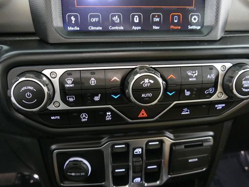 Used 2021 Jeep Wrangler Unlimited Rubicon AWD/4WD image 17