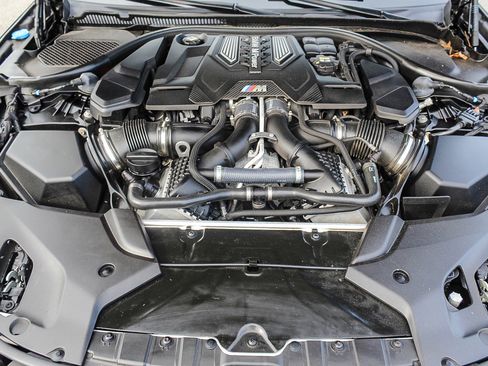 Used 2022 BMW M5 image 27