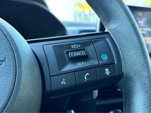 Used 2023 Nissan Rogue SV image 16