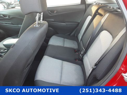 Used 2021 Hyundai Kona SE image 14