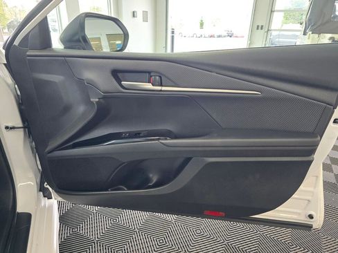Used 2025 Toyota Camry SE image 44