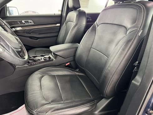 Used 2019 Ford Explorer Limited w/ Class III Trailer Tow Package AWD/4WD image 33