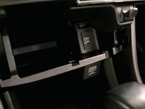 Used 2017 Honda Accord Sport image 33