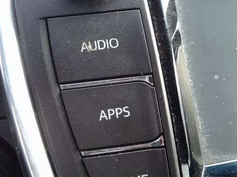 Used 2015 Toyota Camry XSE image 13