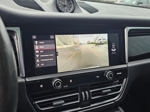 Used 2023 Porsche Macan image 36