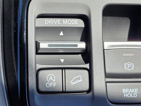 Certified 2025 Honda Pilot TrailSport image 34