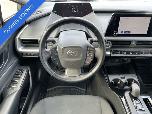Used 2024 Toyota Prius LE FWD image 11