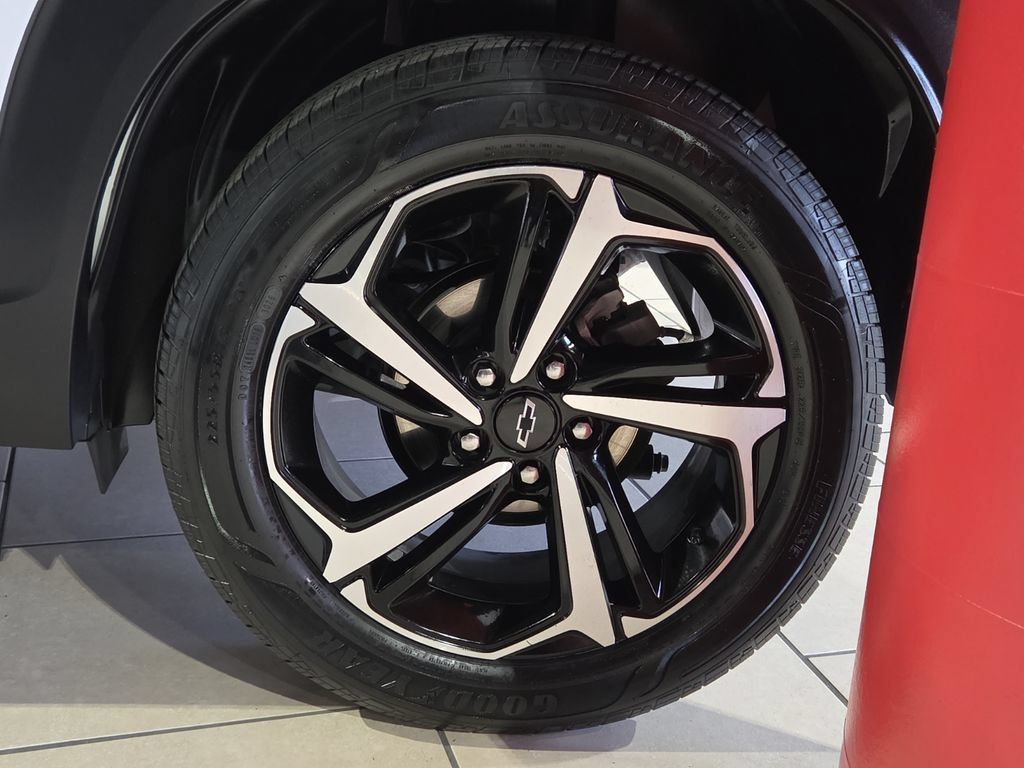 Used 2023 Chevrolet TrailBlazer RS AWD/4WD image 8