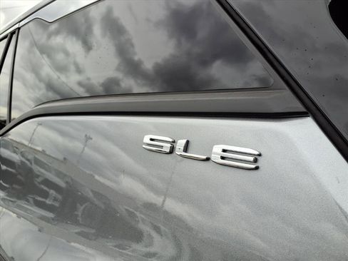 Used 2024 GMC Terrain SLE image 36