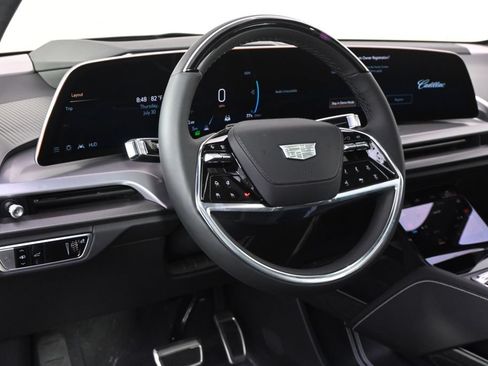 New 2027 Cadillac Vistiq Sport w/ LPO, Floor Liner Package AWD/4WD image 12