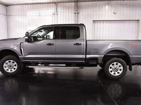 Used 2024 Ford F250 XLT w/ FX4 Off-Road Package image 4