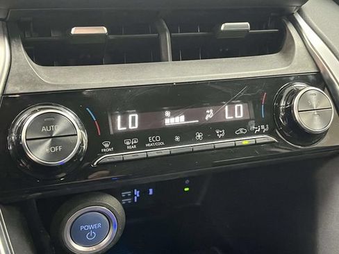 Used 2021 Toyota Venza LE w/ Carpet Mat Package (TMS) AWD/4WD image 31
