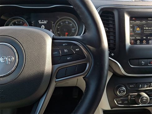 Used 2020 Jeep Cherokee Latitude Plus w/ Cold Weather Group image 21