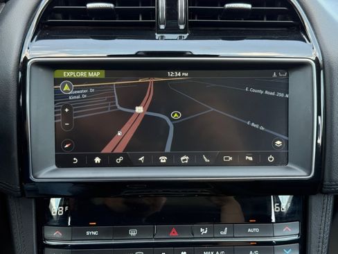 Used 2020 Jaguar F-PACE Prestige image 28