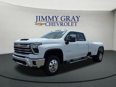 New 2026 Chevrolet Silverado 3500 LTZ w/ LTZ Convenience Package AWD/4WD image 1