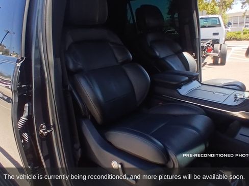 Used 2025 Lincoln Navigator L Reserve w/ Jet Appearance Package AWD/4WD image 15