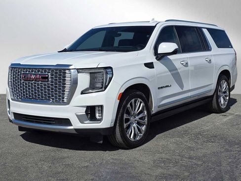 Used 2024 GMC Yukon XL Denali w/ Advanced Technology Package AWD/4WD image 7