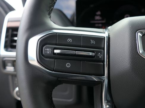Used 2025 GMC Yukon XL Denali AWD/4WD image 17
