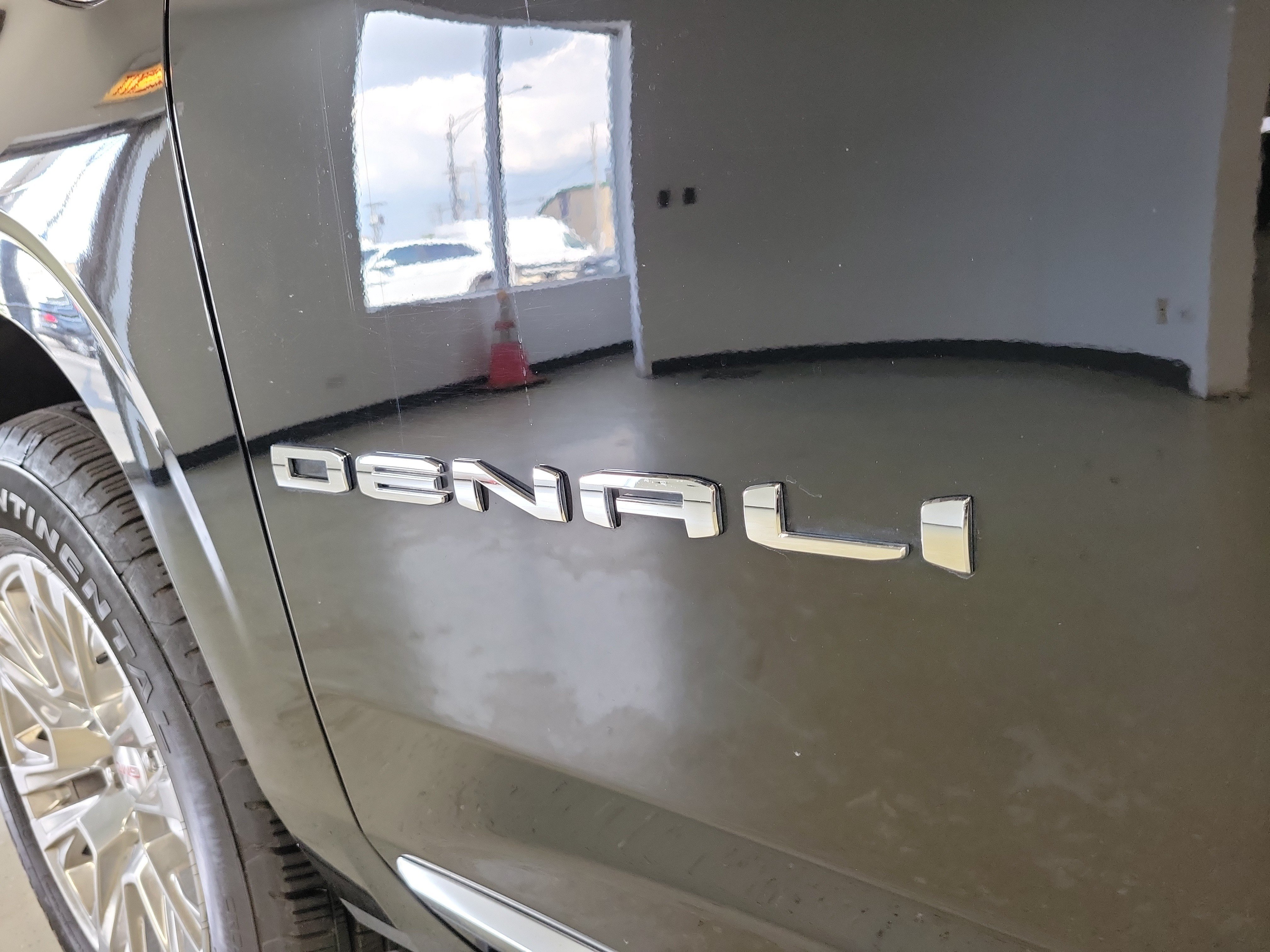 Used 2026 GMC Yukon Denali w/ Sun & Power Step Package AWD/4WD image 8