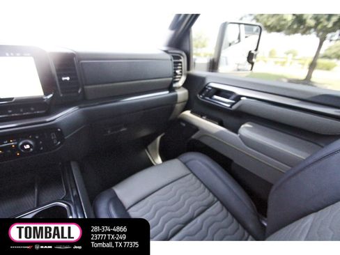 Used 2026 Chevrolet Silverado 2500 ZR2 AWD/4WD image 11