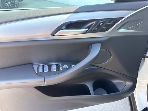 Used 2025 BMW X4 xDrive30i image 16