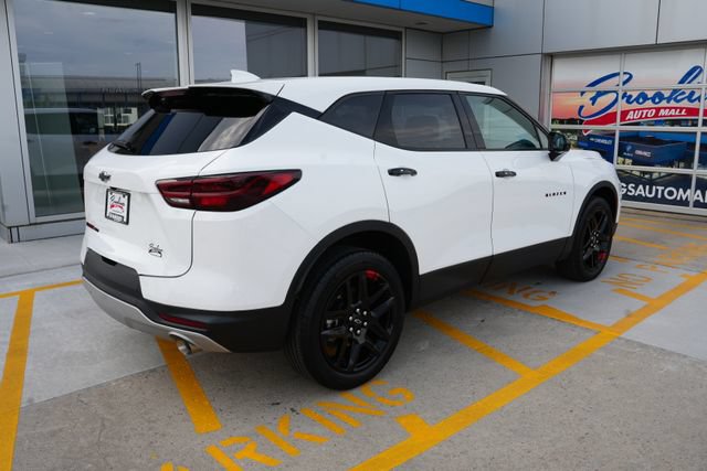 Used 2024 Chevrolet Blazer LT w/ Redline Edition AWD/4WD image 32