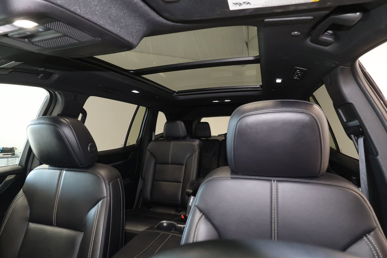 Certified 2026 GMC Acadia Elevation w/ Elevation Premium Package FWD image 19
