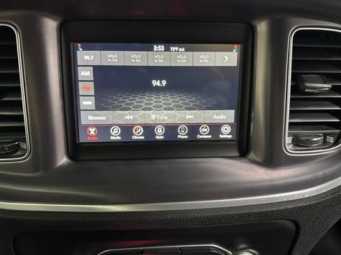 Used 2019 Dodge Charger SXT RWD image 18