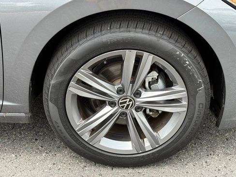 Used 2024 Volkswagen Jetta SE FWD image 13