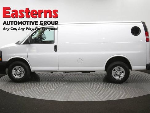 Used 2021 Chevrolet Express 3500 w/ Driver Convenience Package RWD image 56