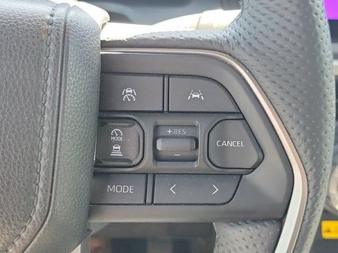 Used 2025 Toyota Tacoma Limited AWD/4WD image 31