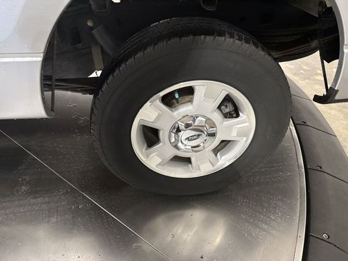 Used 2010 Ford F150 XLT image 12