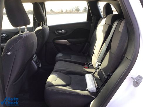 Used 2017 Jeep Cherokee Sport w/ Safety Group image 13