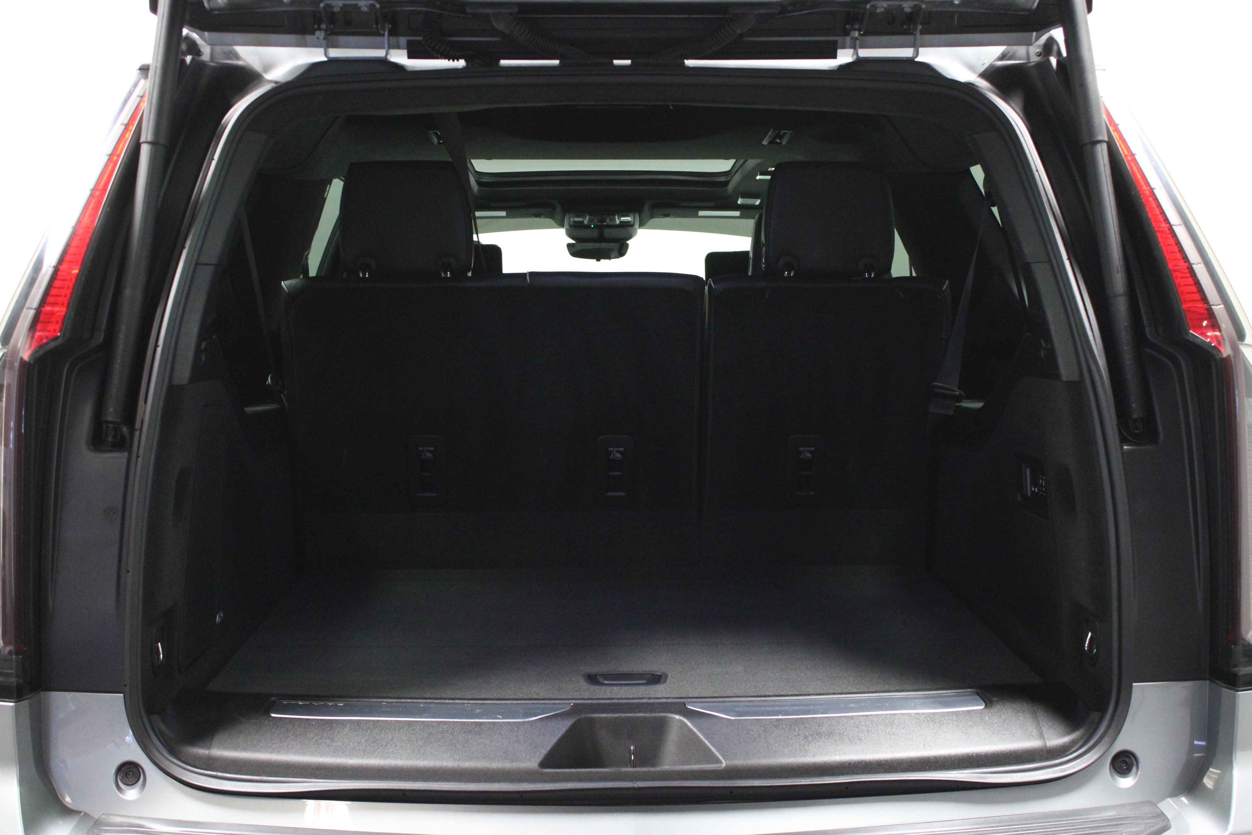 Used 2023 Cadillac Escalade ESV V AWD/4WD image 16
