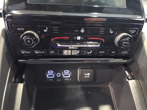 Used 2024 Jeep Grand Cherokee Altitude AWD/4WD image 25