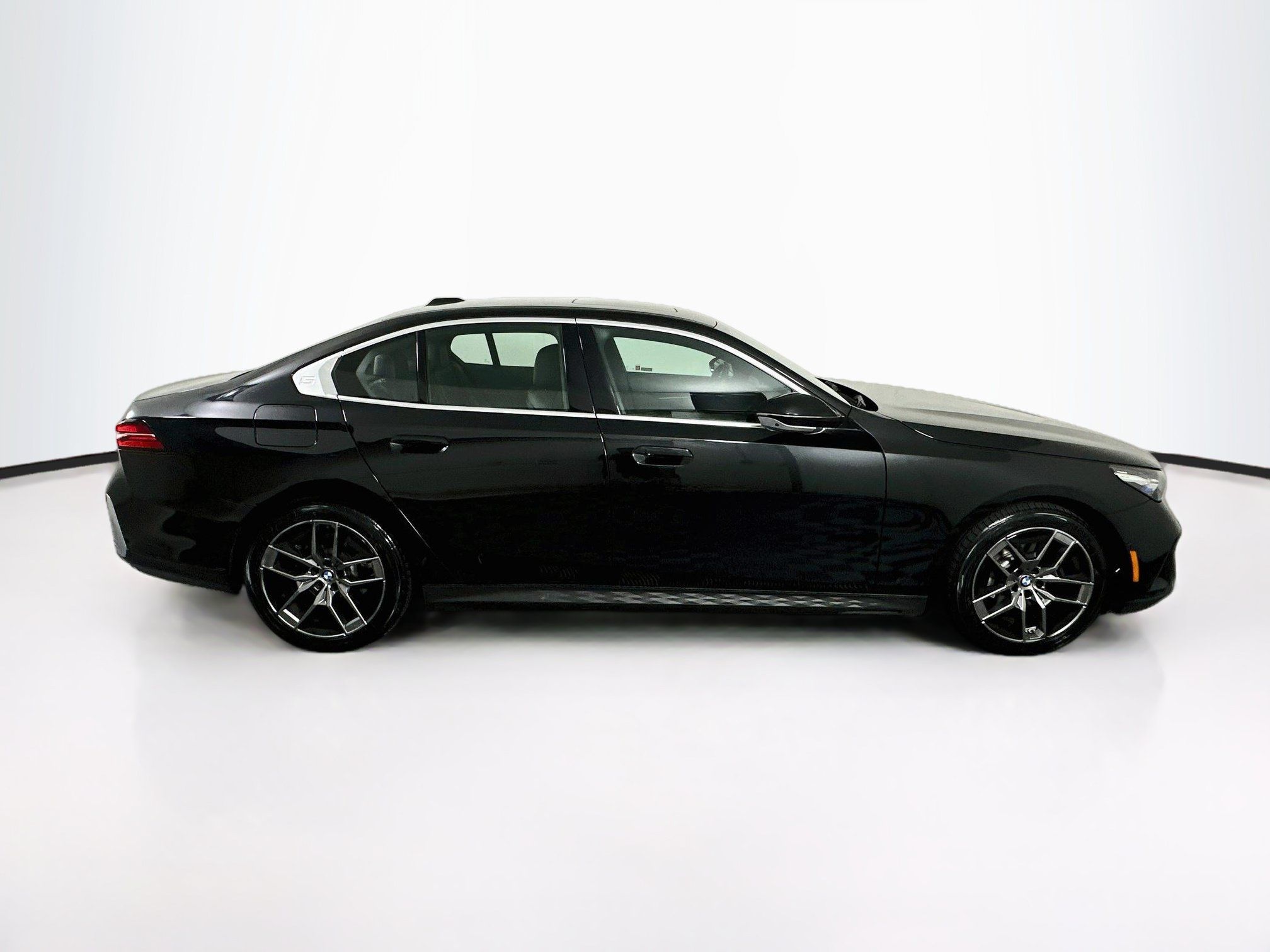 Used 2026 BMW 530i RWD image 10