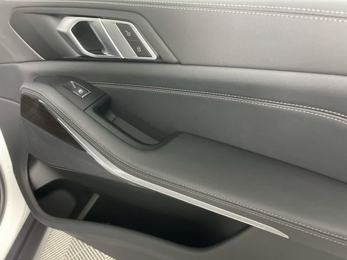 Used 2024 BMW X5 xDrive40i w/ Parking Assistance Package image 17