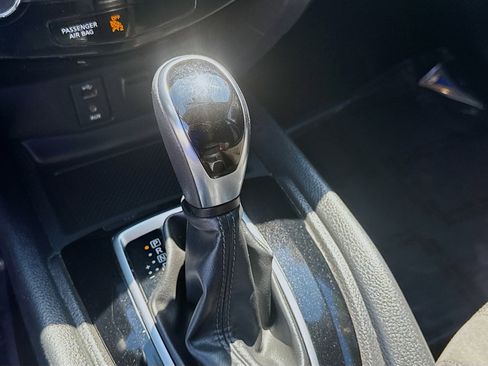 Used 2017 Nissan Rogue Sport SV image 15