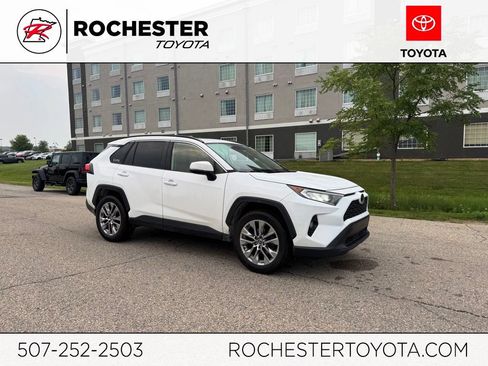 Used 2019 Toyota RAV4 XLE Premium FWD image 1